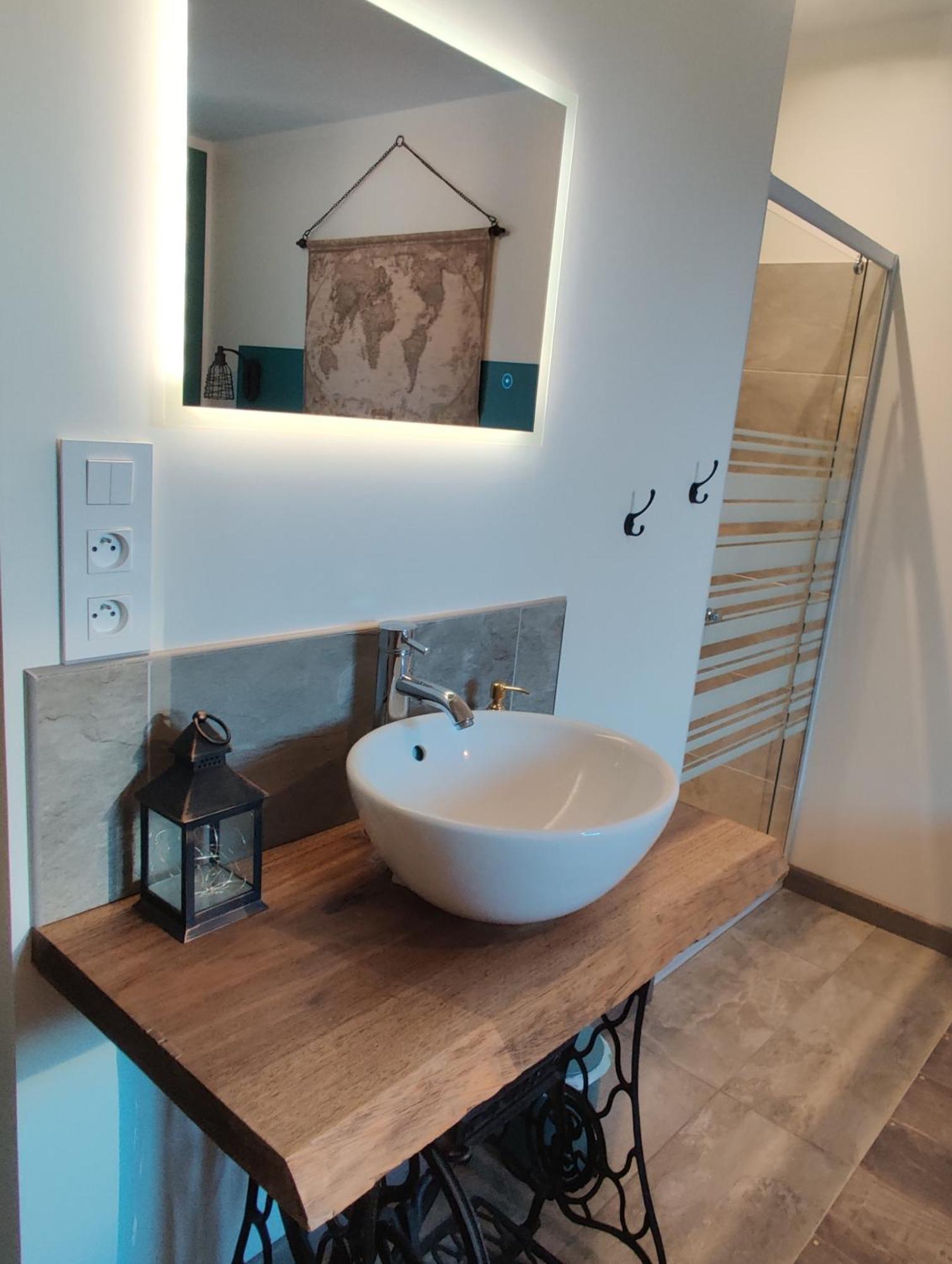 Au Coin Du Chemin Hotel Chambéry Kamer foto