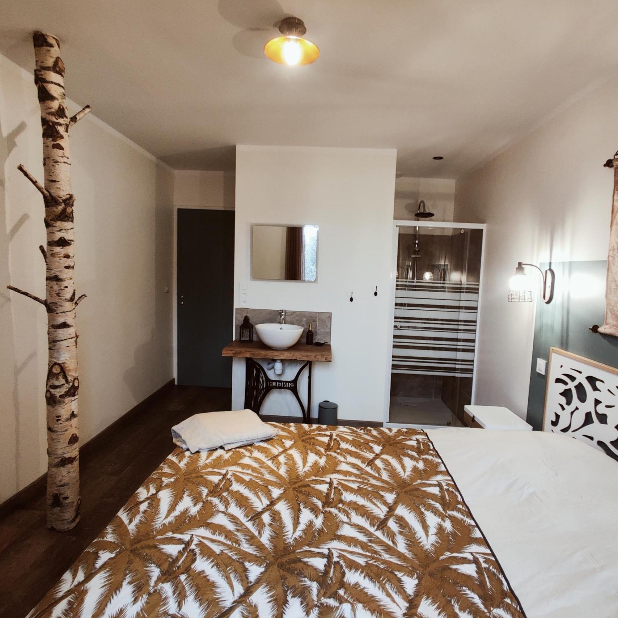 Au Coin Du Chemin Hotel Chambéry Kamer foto